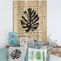 Designart - Minimal Tropical Palm Leaf On Grunge Texture