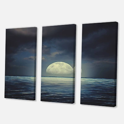 Designart - Super Moon Over The Sea II