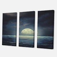 Designart - Super Moon Over The Sea II