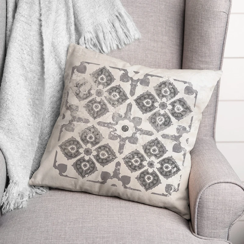 Distressed Medallion Throw Pillow