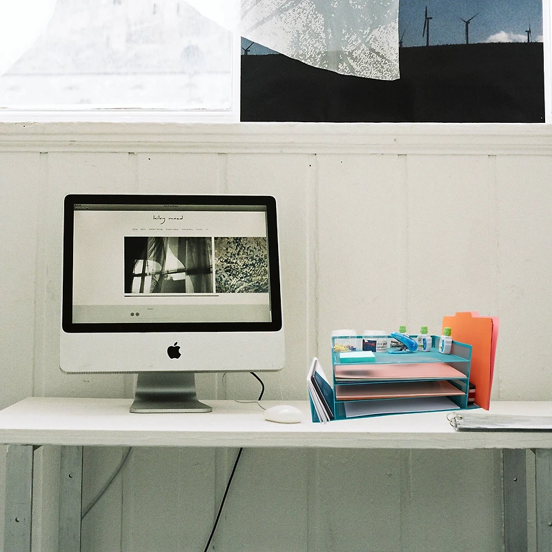 Mind Reader 6-Compartment Desk Organizer