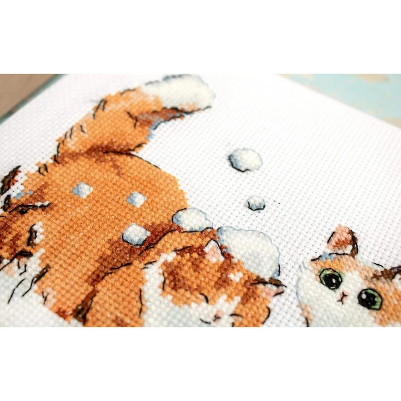LetiStitch Winter Kitties Counted Cross Stitch Kit