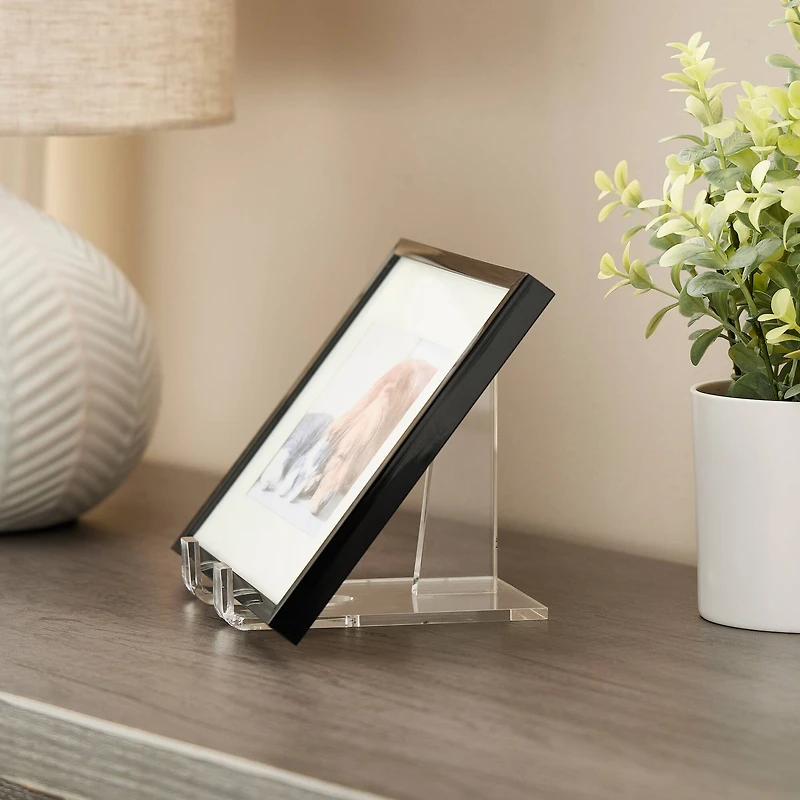 Acrylic Post Easel By Studio Décor