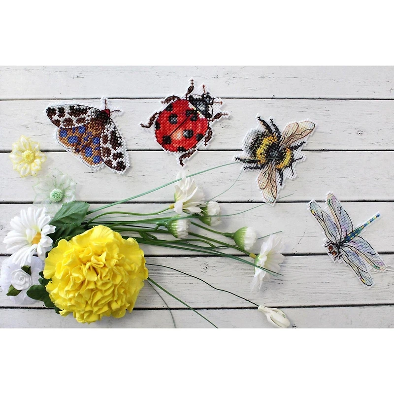 MP Studia MP Studia Plastic Canvas Counted Cross Stitch Kit Winged Friends