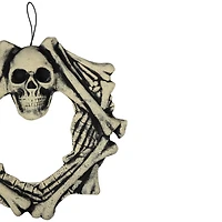 18" Skull Head & Bones Halloween Wreath