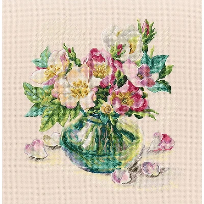 RTO Tender Briar Flowers Cross Stitch Kit