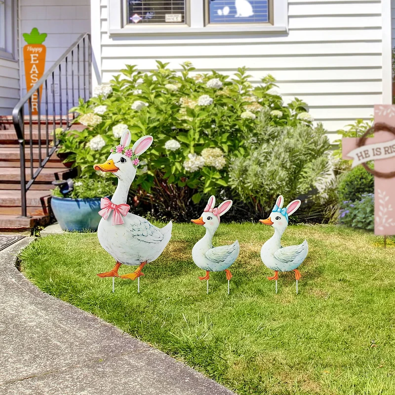 Glitzhome® Set of 3 Easter Metal Duck Family Yard Stake