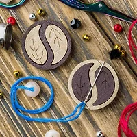 Wonderland Crafts Leaves Double-Sided Magnetic Needle Holder