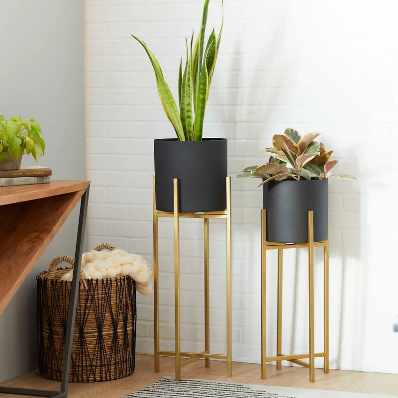 Black Metal Contemporary Stand Planter Set