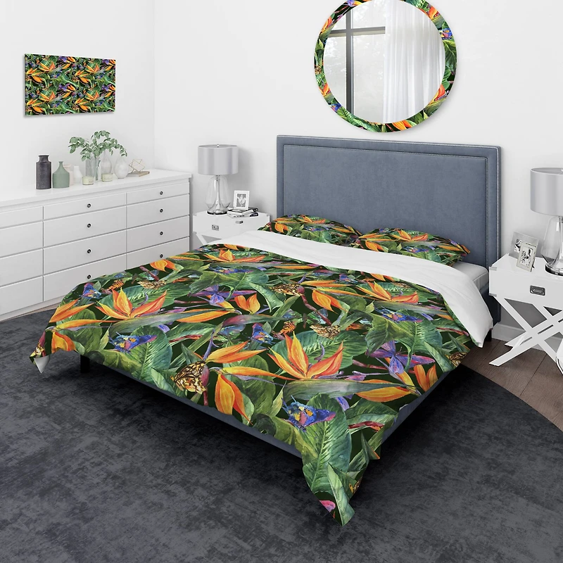 Designart 'Tropical Pattern with Exotic Flowers' Tropical Bedding Set
