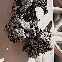 Design Toscano Double Trouble Hanging Gargoyle Sculpture