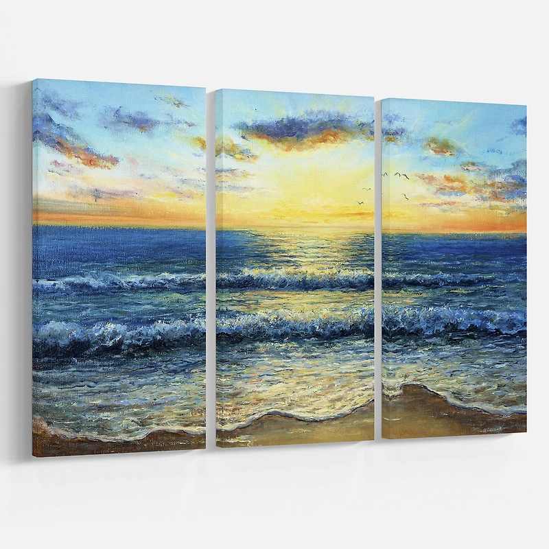 Designart - Ocean and waves at Sunrise
