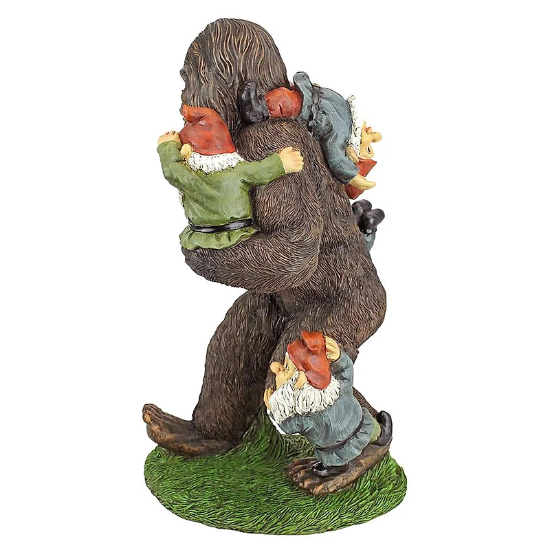 Design Toscano 16" Schlepping the Garden Gnomes Bigfoot Statue