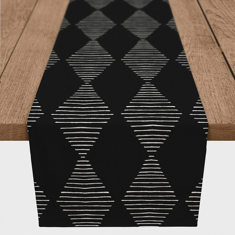 Line Diamonds Indoor/Outdoor Table Runner