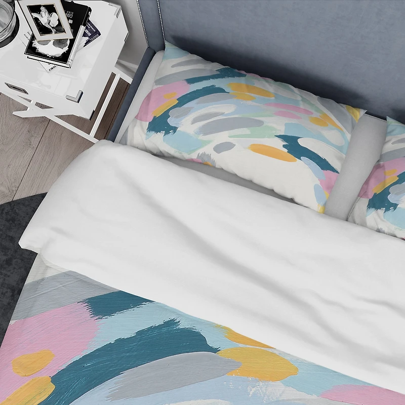 Designart 'Geometric Vortex II' Geometric Bedding Set