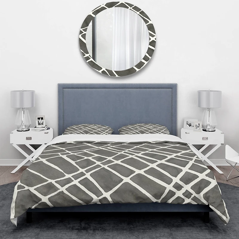 Designart 'Minimalist Graphics V' Geometric Bedding Set