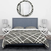 Designart 'Minimalist Graphics V' Geometric Bedding Set