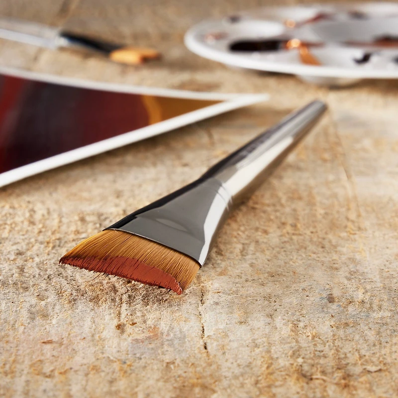 Zen™ Series 73 Short Handle Angle Shader Brush