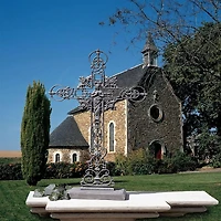 Design Toscano The Veneration: Our Lady of the Roses Iron Cross Statue