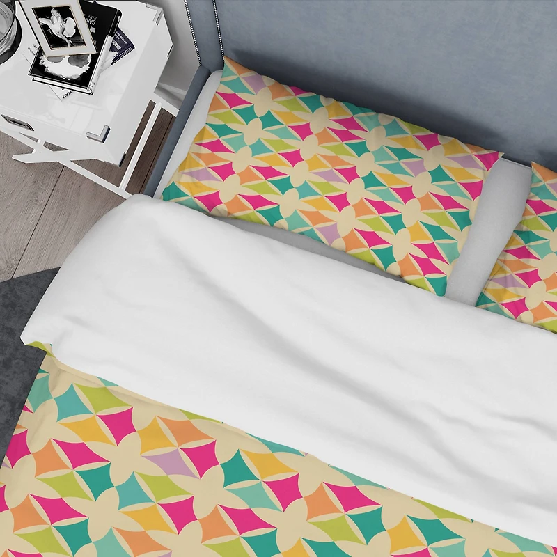 Designart 'Abstract Retro Geometric Pattern III' Mid-Century Duvet Cover Set