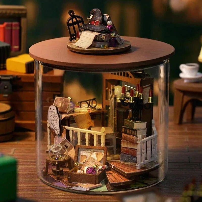Wizardi Magic House Miniature Dollhouse Roombox Kit