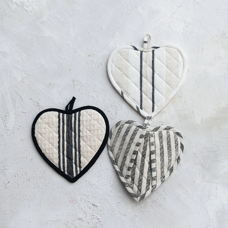 Hello Honey® Black & White Chic Cotton Quilted Heart Shaped Pot Holders Set