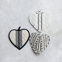 Hello Honey® Black & White Chic Cotton Quilted Heart Shaped Pot Holders Set