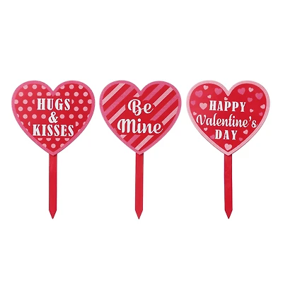 Glitzhome® 15" Wooden Heart-Shaped Valentine's Yard Stakes Set