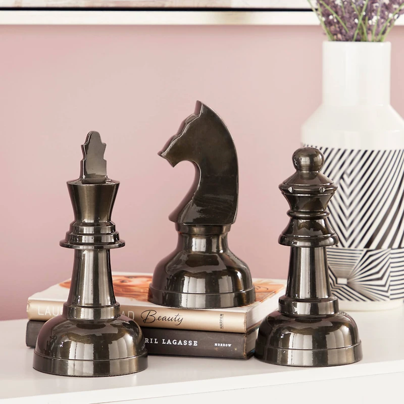 CosmoLiving by Cosmopolitan Dark Gray Chess Sculpture Set