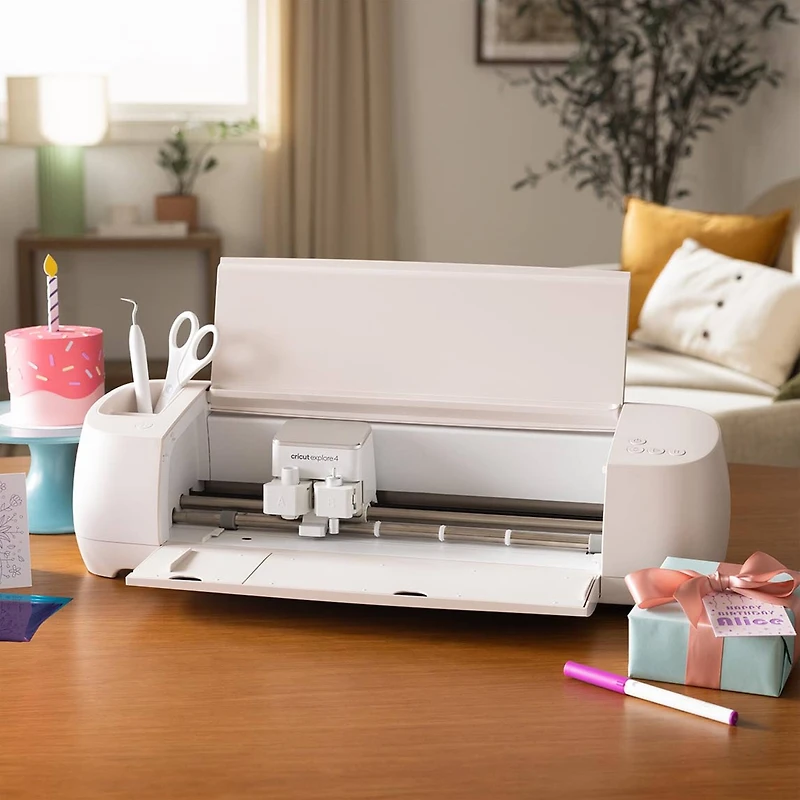 Cricut Explore® 4 + Starter Bundle