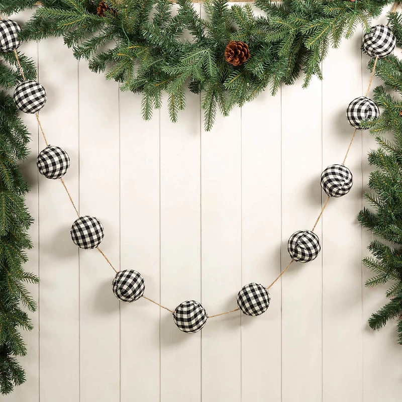Glitzhome® 6ft. Black & White Plaid Fabric Garland Set