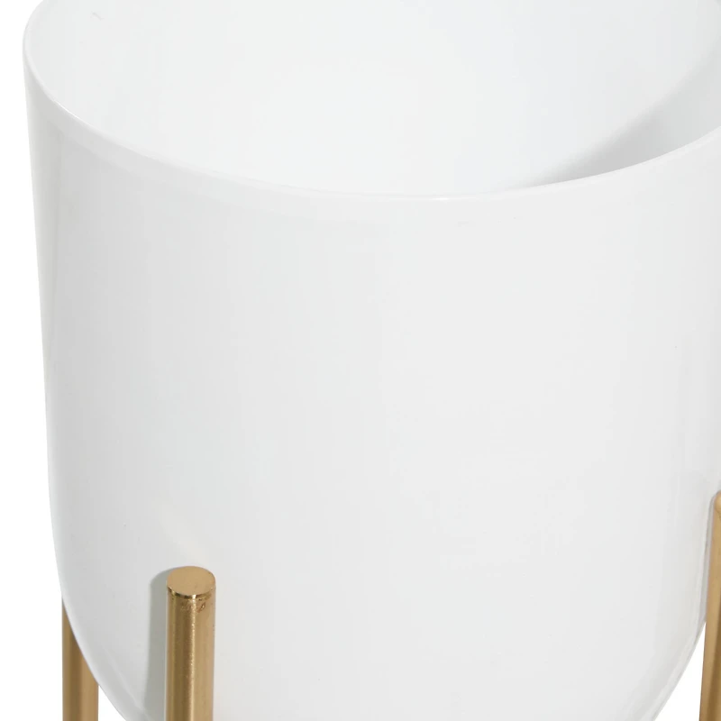 CosmoLiving by Cosmopolitan Set of 2 White Metal Contemporary Planter, 20", 22"