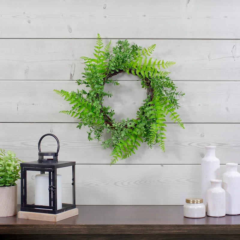 18" Green Fern Leaf Springtime Wreath