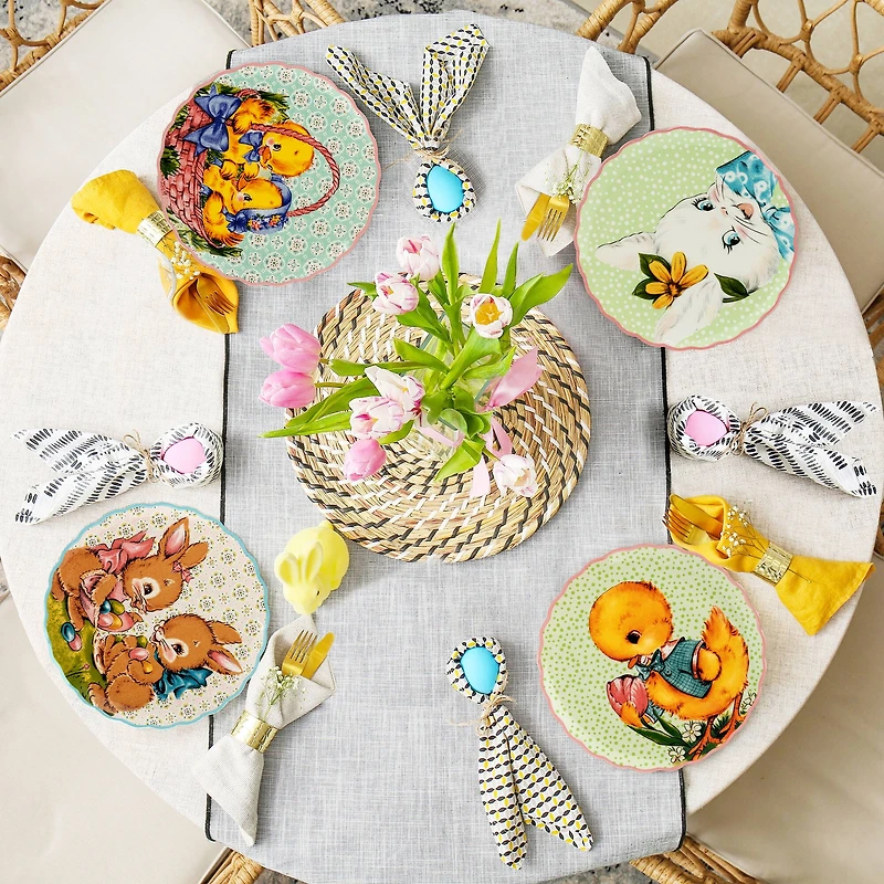 Mr. Cottontail 8" Scalloped Easter Plates Set