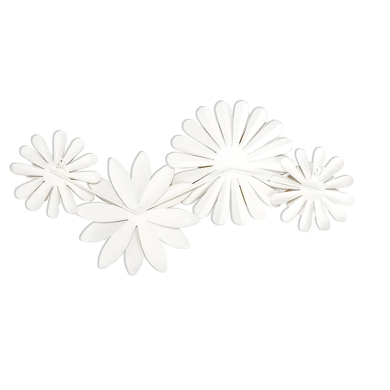 Fetco Mambas White Floral Chain Metal Wall Art