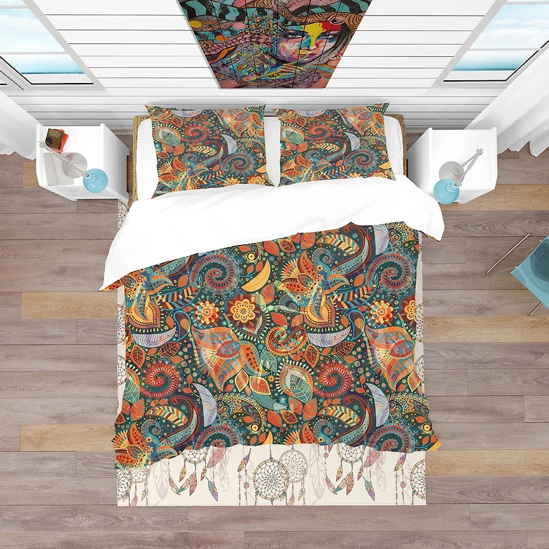 Designart 'Paisley Floral Pattern' Bohemian & Eclectic Bedding Set