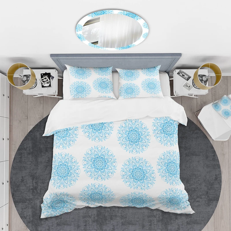 Designart 'Circular Geometric In Blue' Mid-Century Duvet Cover Set