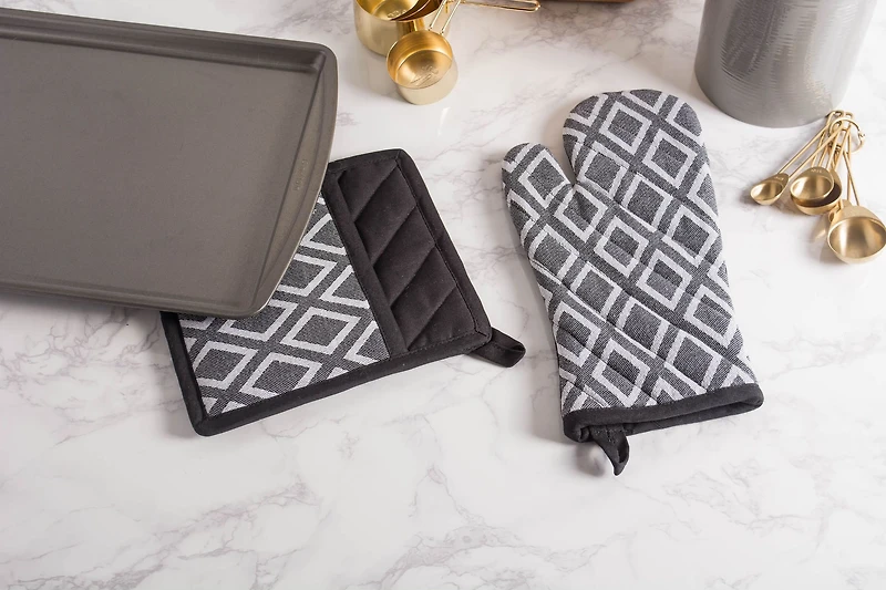 DII® Black & White Diamond Potholder (Set of 2)