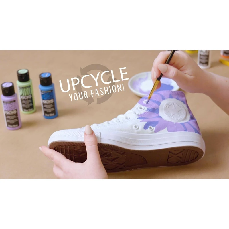 Kicks™ Studio Flexible Acrylic Paint Set