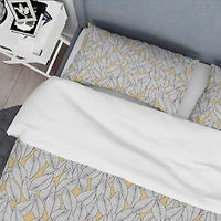 Designart 'Abstract Monochromic Pattern with Contour Leaves' Modern & Contemporary Bedding Set