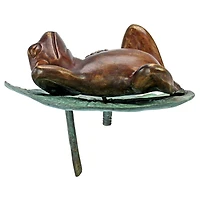 Design Toscano Spitting Frog on Lily Pad Bronze Garden Statue