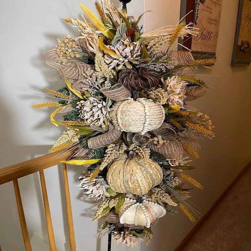 3.5ft. Canadian Pine Teardrop Swag