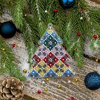Wonderland Crafts Fair Isle Plaid Tree Ornament Bead Embroidery on Plastic Kit
