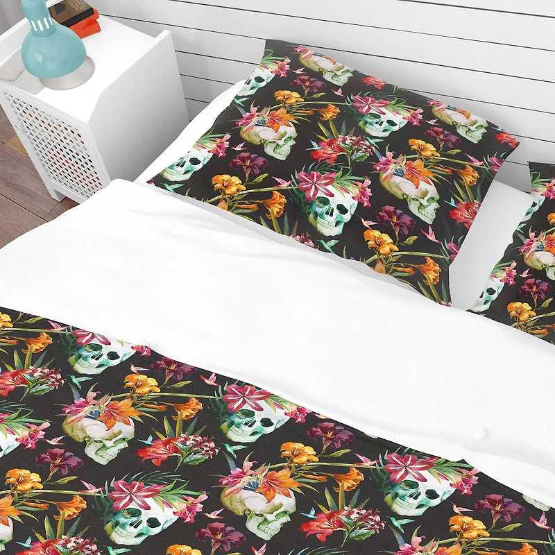 Designart 'Skull and Flowers' Bohemian & Eclectic Bedding Set