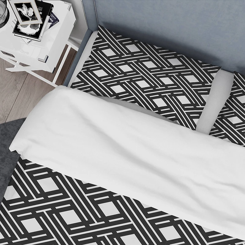 Designart 'Monochrome Geometric Pattern II' Mid-Century Duvet Cover Set