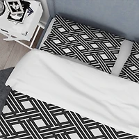 Designart 'Monochrome Geometric Pattern II' Mid-Century Duvet Cover Set