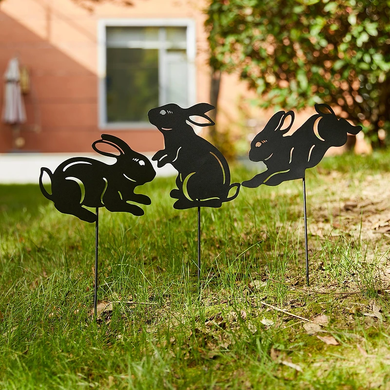 Glitzhome® 18" Black Metal Rabbit Silhouette Yard Stake Set