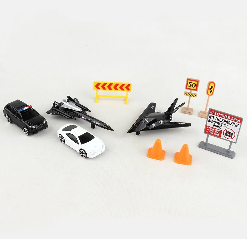 Daron Lockheed Martin Spy Playset