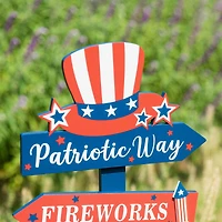 Glitzhome® 36" Directional Patriotic Top Hat Stake