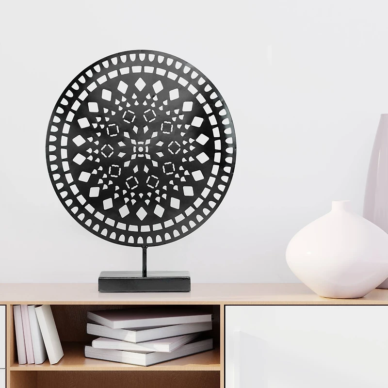 17" Black Rustic Metal Medallion Sculpture